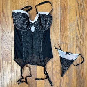 Victoria’s Secret bustier and thong, 34 C